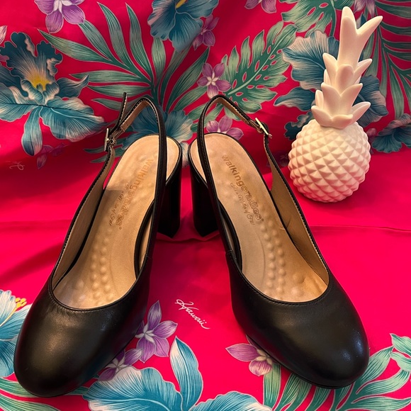 WALKING  CRADLES Michaela leather slingback pump.  Black. size 8.5 WW Like new. - Picture 3 of 12